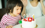 Vì sao đứa trẻ nào cũng mong đợi tới sinh nhật, ba mẹ có nhất thiết phải tổ chức hoành tráng không?