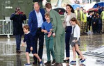 Thái tử William và Vương phi Kate quyết dành kỳ nghỉ hè dài trọn vẹn bên 3 con