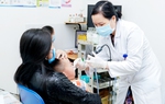 Những sai lầm của bố mẹ khiến bệnh tai mũi họng ở trẻ nặng hơn khi giao mùa