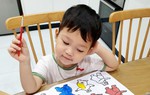 Các mẹ có con đam mê sách từ nhỏ "bật mí" phương pháp dạy để con yêu việc đọc