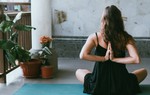 3 bài tập yoga giúp cải thiện và nâng cao sức khỏe ngày mưa gió