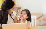 4 giọng điệu cha mẹ dùng khi nói chuyện với con sẽ tăng gấp đôi hiệu quả giáo dục