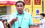 MC Quyền Linh: Từng nát hết tay vì đi mò cua đem bán, có lần cho tay vào nhầm hang rắn