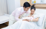 Phan Hiển không kìm được nước mắt khi Khánh Thi sinh con 