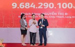 Một khách hàng tại Long An được chi trả gần 9,7 tỷ đồng bảo hiểm
