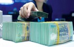 Nhiều ngân hàng công bố giảm lãi suất cho vay