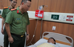 Hà Nội: Can thiệp vụ đánh ghen, 1 chiến sĩ công an bị đâm phải nhập viện