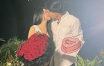 Nụ hôn ngọt ngào của Đoàn Văn Hậu và Doãn Hải My trong khoảnh khắc cầu hôn