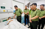 Vụ cháy chung cư mini ở Hà Nội: 5 cán bộ chiến sĩ bị thương khi cứu nạn