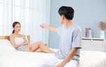 Chồng bắt tôi chọn con hoặc công việc