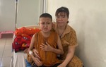 Người mẹ có 2 con trai, đứa mất vì đuối nước, đứa mắc bệnh hiểm nghèo