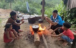 Phụ nữ dân tộc thiểu số giúp nhau xóa đói, giảm nghèo