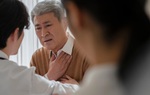 Bố không nuôi con trai từ nhỏ nhưng khi bị tai biến thì bắt con cái đón về chăm sóc