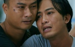 "Làng trong phố" tập cuối: Mến khóc ngất vì vợ khó qua khỏi