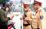 Từ ngày 15/9, không bắt buộc CSGT phải nói lời chào, cảm ơn lái xe