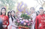 Toàn cảnh lễ ăn hỏi và đón dâu của Quang Hải - Chu Thanh Huyền: Visual cô dâu chú rể sáng bừng