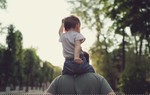 Cha đã ở đâu trong thế giới tuổi thơ con?