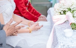 Người mừng cưới “bạc mặt” vì giá vàng nhảy múa