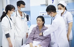 Cứu sống sản phụ ngưng tim nhiều lần, phù phổi cấp sau sinh do thuyên tắc ối
