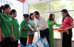 Trao tặng 200 thẻ BHYT, 30 sổ BHXH cho hội viên, phụ nữ khó khăn tại TPHCM
