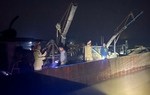 Trắng đêm trên sông xử lý "cát tặc"

