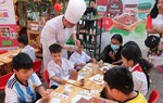 Mang tết đến sớm cho con đỡ đầu của Hội