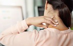Đau cứng cổ là bệnh gì? Cách giảm đau cứng cổ tại nhà nhanh nhất