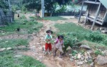 Những người Khơ Mú trên “ốc đảo” thủy điện Bản Vẽ