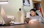 Hành trình vừa làm mẹ vừa lấy bằng đại học thứ hai