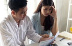 Thấy em trai mua ô tô, chồng tôi bức xúc nói 1 câu làm tôi sợ tái mặt