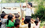 Bộ Chính trị chỉ đạo đổi mới chính sách tiền lương, đãi ngộ, thu hút giáo viên