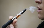 Nhiều hệ lụy từ sử dụng thuốc lá điện tử