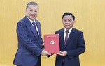 Trao Quyết định phân công ông Trần Cẩm Tú giữ chức Thường trực Ban Bí thư