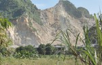 Hàng chục hộ dân khốn khổ vì bị 7 mỏ khai thác đá "bao vây"