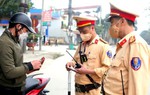 Quy định người dân không được giám sát CSGT bằng thiết bị ghi âm, ghi hình có hiệu lực từ ngày nào?