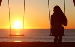 Mẹ mất, bố vỡ nợ, con gái quyết tâm gầy dựng lại từ mất mát