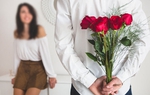 Cô gái 32 tuổi bối rối khi được 3 người tỏ tình cùng lúc