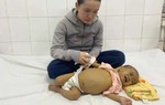 Con gái 14 tháng tuổi mắc bệnh hiểm nghèo, người mẹ phải cầu xin sự giúp đỡ