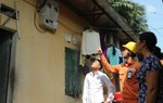 Nhà trọ tăng giá điện: Người thuê nhà thêm chật vật