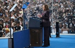 Bà Kamala Harris: "Tôi sẽ không bao giờ từ bỏ cuộc chiến vì tự do, sự công bằng và phẩm giá của mọi người"