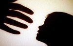 Bình Dương: Mẹ ruột ép con gái 12 tuổi quan hệ tình dục với "cha dượng"