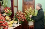 Tổng Bí thư Tô Lâm dâng hương tưởng niệm Chủ tịch Hồ Chí Minh tại nhà 67