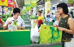 Khơi thông thị trường trong nước - Bài 1: "Nút thắt" của tiêu dùng nội địa