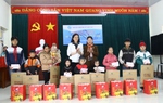 Hội LHPN Việt Nam tặng quà Tết cho phụ nữ khó khăn, trẻ em mồ côi tại Bắc Kạn