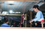 Kỳ công nghề dệt thổ cẩm của phụ nữ dân tộc Thái