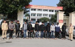 Bắt giữ 10 thanh, thiếu niên mang dao phóng lợn "đi càn" trên phố