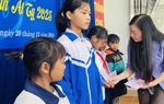 Phó Chủ tịch Hội LHPN Việt Nam Nguyễn Thị Thu Hiền chúc "Tết Yêu thương" tại Kon Tum