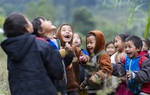 Giáng sinh ấm áp với trẻ em cao nguyên đá Hà Giang