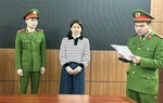 Bắt nữ cựu nhân viên ngân hàng vay tiền tỷ cho khách rồi chiếm luôn
