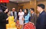 Khoe sản phẩm độc lạ tại Cuộc thi "Phụ nữ khởi nghiệp sáng tạo và chuyển đổi xanh" năm 2024